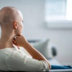 Queda de Cabelo no Câncer: O Que Fazer, Quando Volta e Como Cuidar 3 Queda de Cabelo no Câncer: O Que Fazer, Quando Volta e Como Cuidar