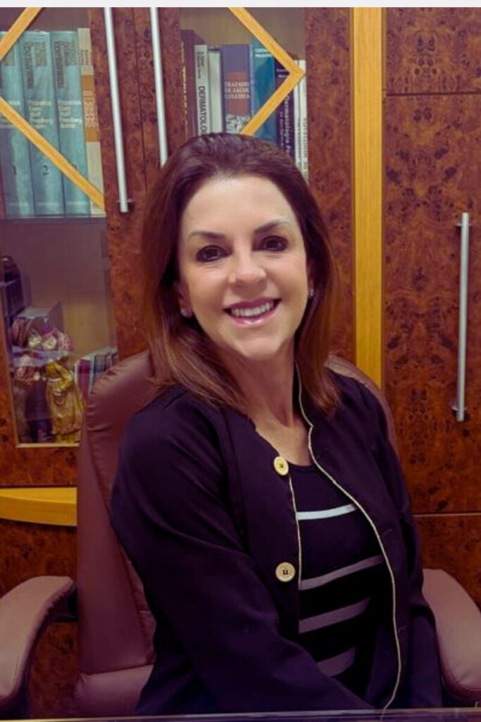 Dra Viviane Cristina Torres
